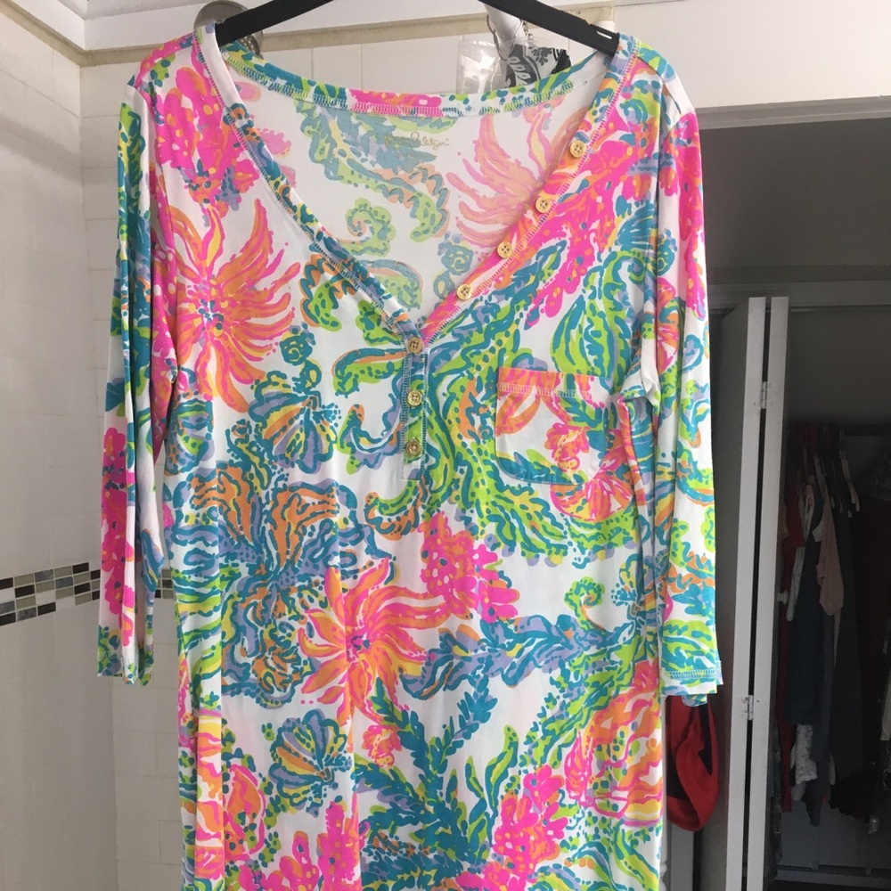 Lilly Pulitzer Palmetto V-neck T-shirt dress, L